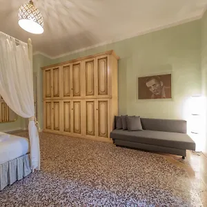 Lungarno Buozzi 7 Piza