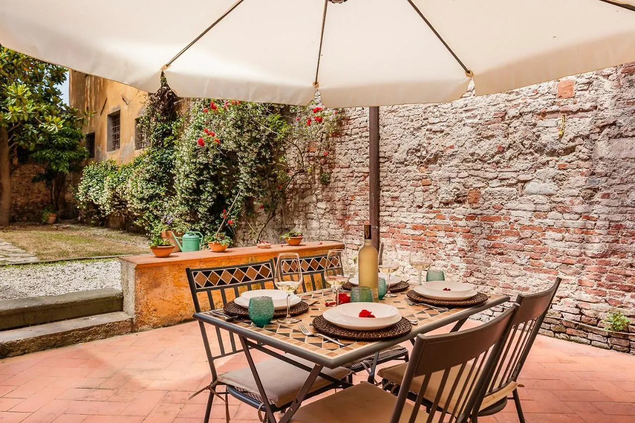 Appartamento Hostly - Garden House Near The Tower - Historical House With Private Garden Pisa 0*,