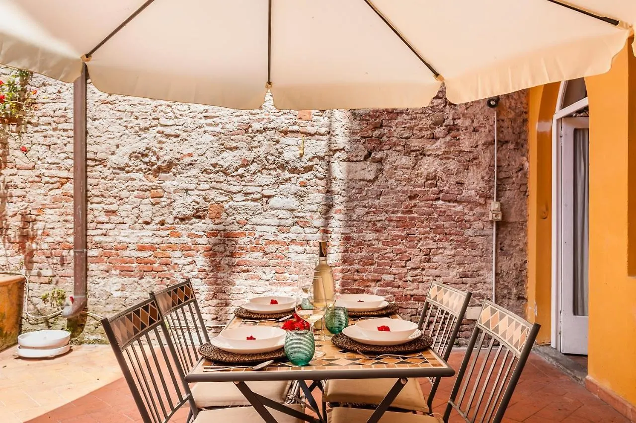 Appartamento Hostly - Garden House Near The Tower - Historical House With Private Garden Pisa